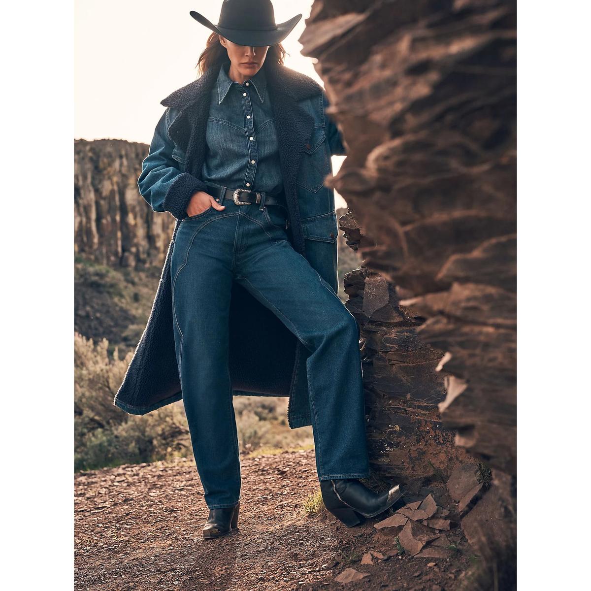 product/w/r/wrangler-112371152-blue-2.jpg