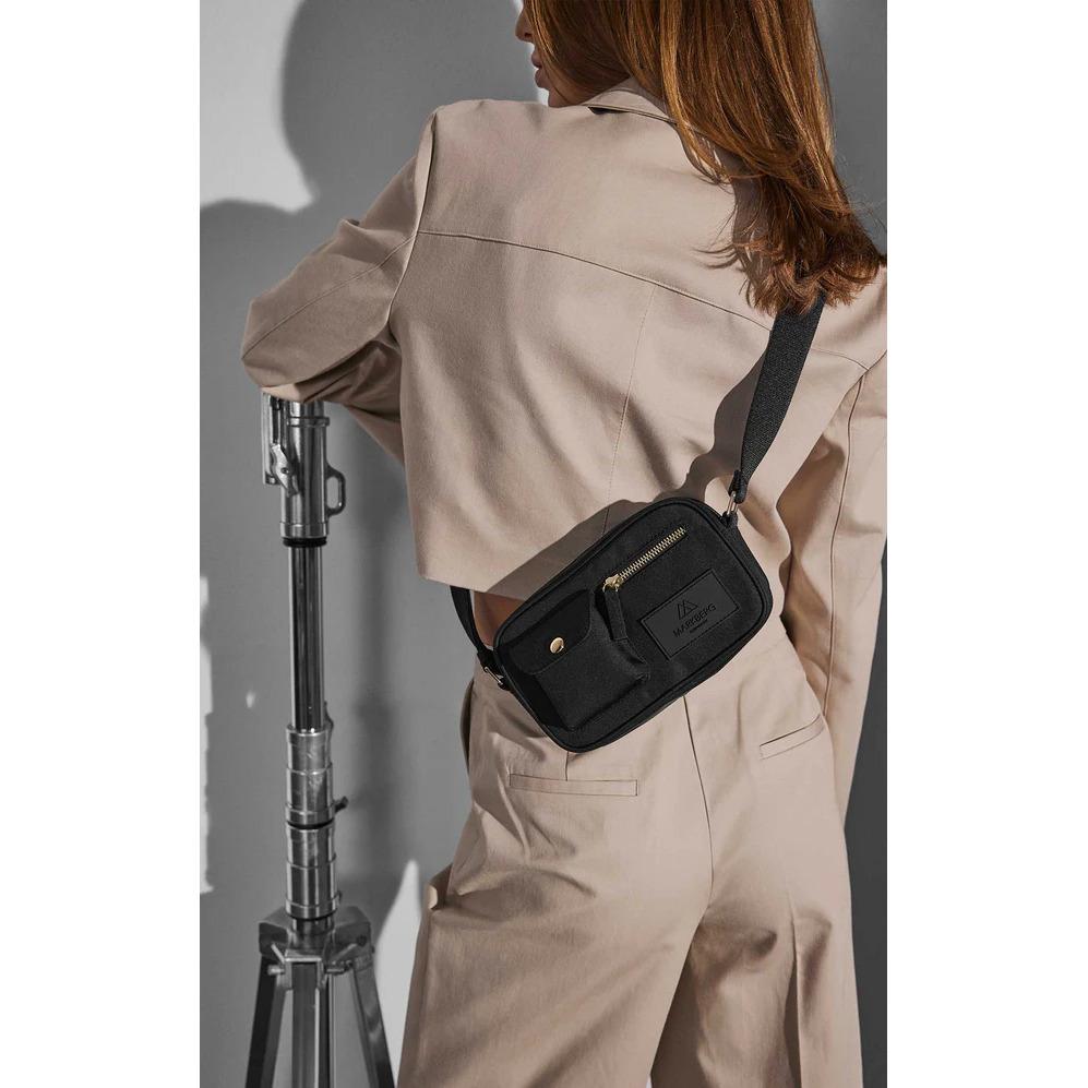 product/m/a/markberg_5668rmo-102_black-w-gold_2.jpg