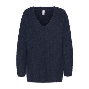 50109921-194011-woman-sweater-culture-brava-salute